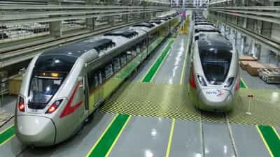 Kerala Budget 2026: റാപ്പിഡ് റെയിലിന് 100 കോടി; നാല് ഘട്ടങ്ങളിലായി പദ്ധതി നടപ്പാക്കും