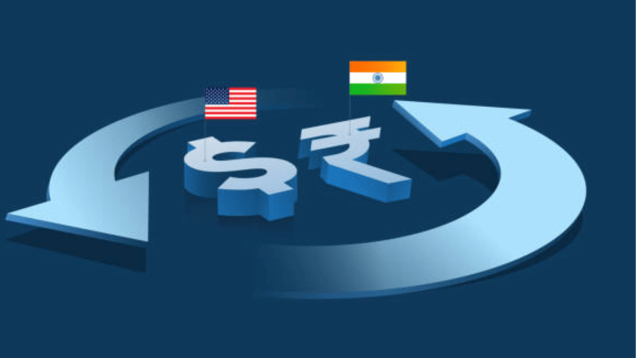 എണ്ണക്കമ്പനികളും സ്വർണ്ണ ഇറക്കുമതിക്കാരും വലിയ തോതിൽ ഡോളർ വാങ്ങിക്കൂട്ടുന്നത് രൂപയ്ക്ക് തിരിച്ചടിയായി. ഭാവിയിൽ രൂപയുടെ മൂല്യം ഇനിയും ഇടിഞ്ഞേക്കുമെന്ന് ഭയന്ന് പല കമ്പനികളും മുൻകൂട്ടി ഡോളർ ശേഖരിക്കുന്നത് വിപണിയിൽ ഡോളറിന്റെ ക്ഷാമമുണ്ടാക്കി.