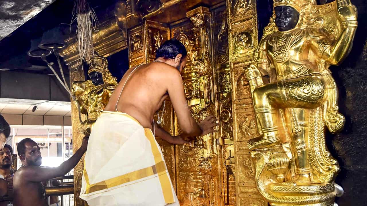 Sabarimala Gold Scam: എസ്‌ഐടി അന്വേഷണത്തില്‍ ഹൈക്കോടതിക്ക് തൃപ്തി; അന്വേഷണത്തിന് ആറാഴ്ച കൂടി സമയം
