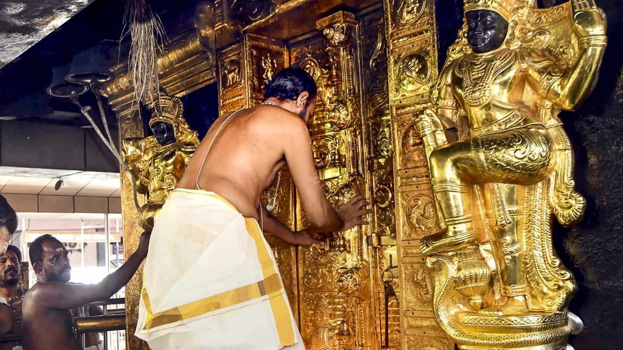 Sabarimala Gold Scam: എസ്‌ഐടി അന്വേഷണത്തില്‍ ഹൈക്കോടതിക്ക് തൃപ്തി; അന്വേഷണത്തിന് ആറാഴ്ച കൂടി സമയം