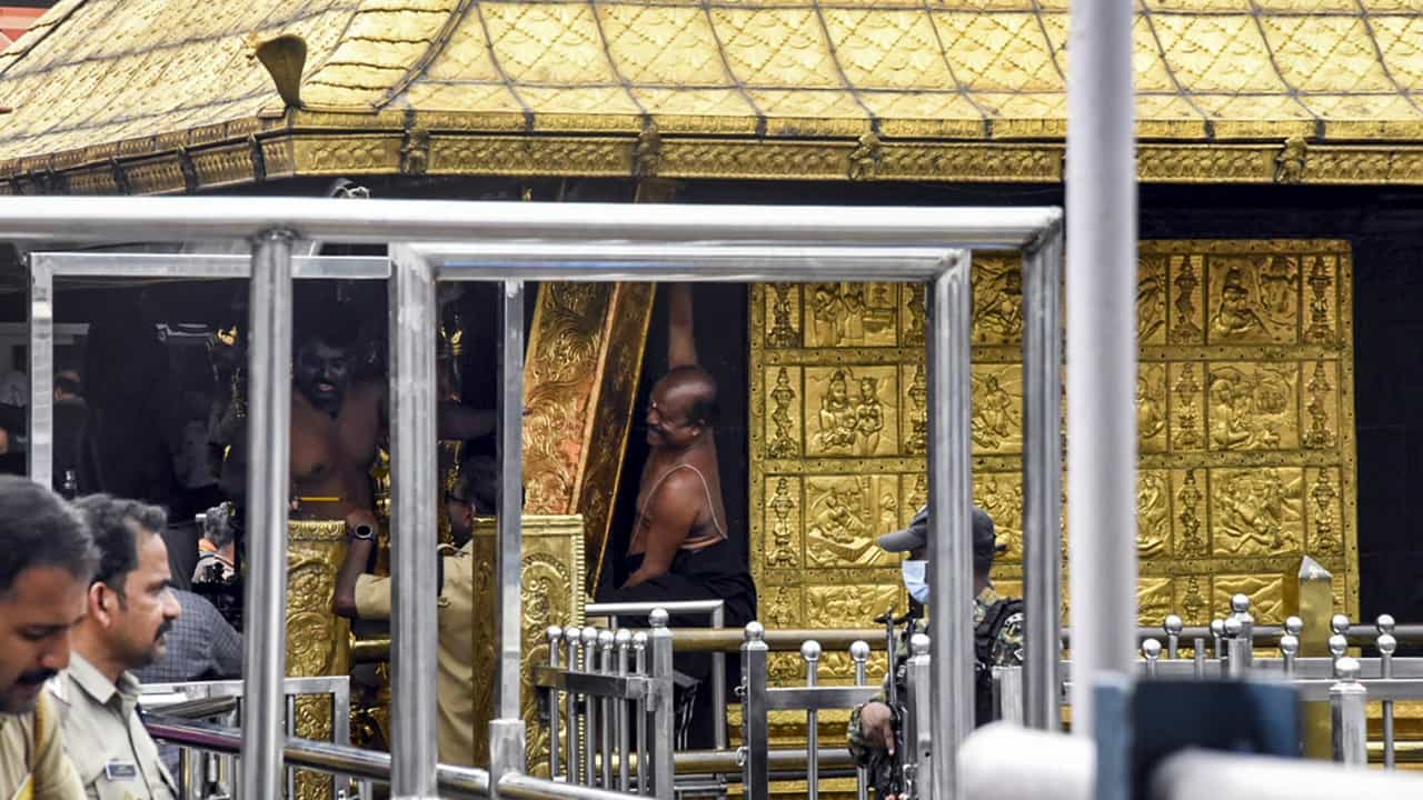 Sabarimala Gold Theft Case: ശബരിമല സ്വർണ്ണ മോഷണം: ശാസ്ത്രീയ പരിശോധനയ്ക്കുള്ള സാമ്പിൾ ശേഖരണം ഇന്നുമുതൽ Sabarimala Gold Theft Case: ശബരിമല സ്വർണ്ണ മോഷണം: ശാസ്ത്രീയ പരിശോധനയ്ക്കുള്ള സാമ്പിൾ ശേഖരണം ഇന്നുമുതൽ