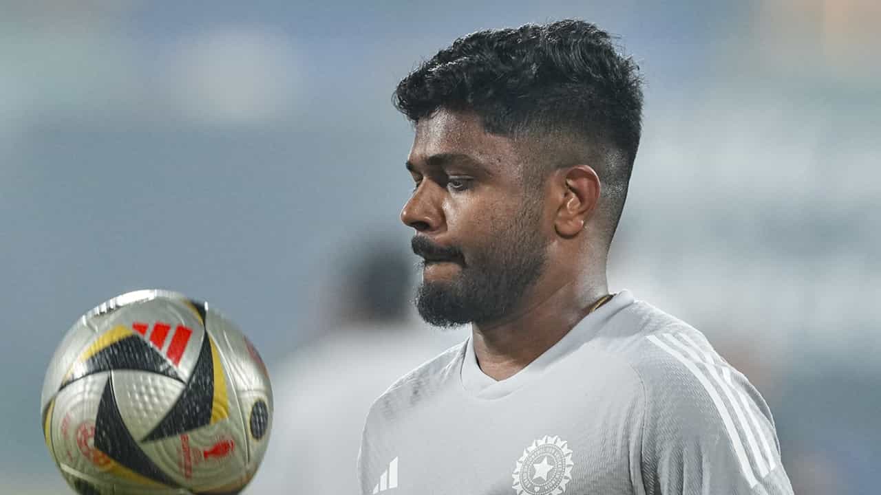 Sanju Samson: വിശാഖപട്ടണത്ത് സഞ്ജു സാംസണ്‍ കളിക്കുമോ? രണ്ട് അവസരങ്ങള്‍ കൂടി കൊടുക്കൂവെന്ന് മുന്‍ താരം