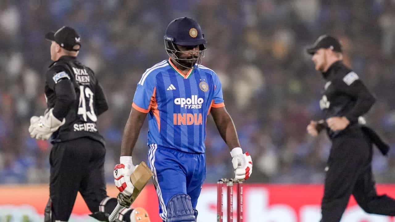 Sanju Samson: ടിക്കറ്റ് വില്പനയിൽ റെക്കോർഡ്; പക്ഷേ, കാര്യവട്ടത്ത് സഞ്ജു പുറത്തിരിക്കുമോ? Sanju Samson: ടിക്കറ്റ് വില്പനയിൽ റെക്കോർഡ്; പക്ഷേ, കാര്യവട്ടത്ത് സഞ്ജു പുറത്തിരിക്കുമോ?