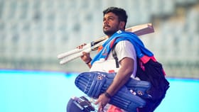 കേരള ടീമിനെ കരകയറ്റാൻ സഞ്ജു എത്തുന്നു; വിജയ് ഹസാരെയിലെ...