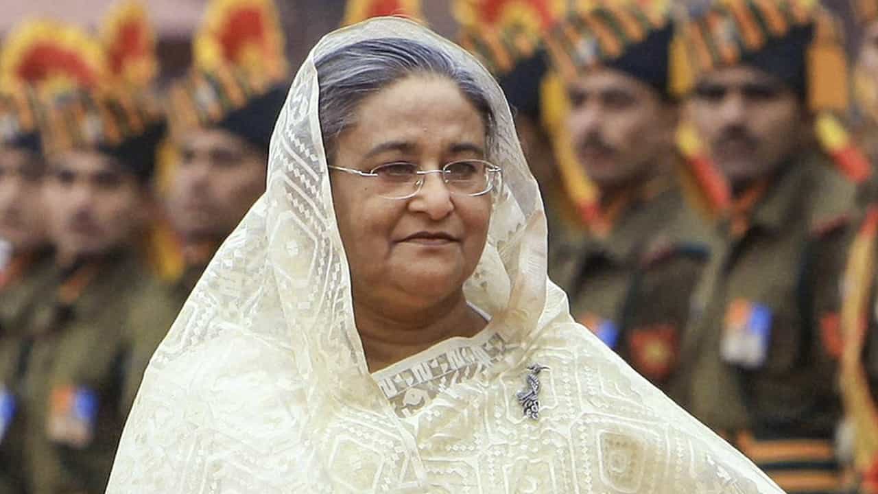 Sheikh Hasina: അയാള് കൊലയാളി ഫാസിസ്റ്റ്; ബംഗ്ലാദേശ് മരണത്തിന്റെ താഴ്വരയായി; യൂനുസ് സര്ക്കാരിനെതിരെ ആഞ്ഞടിച്ച് ഷെയ്ഖ് ഹസീന Sheikh Hasina: അയാള് കൊലയാളി ഫാസിസ്റ്റ്; ബംഗ്ലാദേശ് മരണത്തിന്റെ താഴ്വരയായി; യൂനുസ് സര്ക്കാരിനെതിരെ ആഞ്ഞടിച്ച് ഷെയ്ഖ് ഹസീന