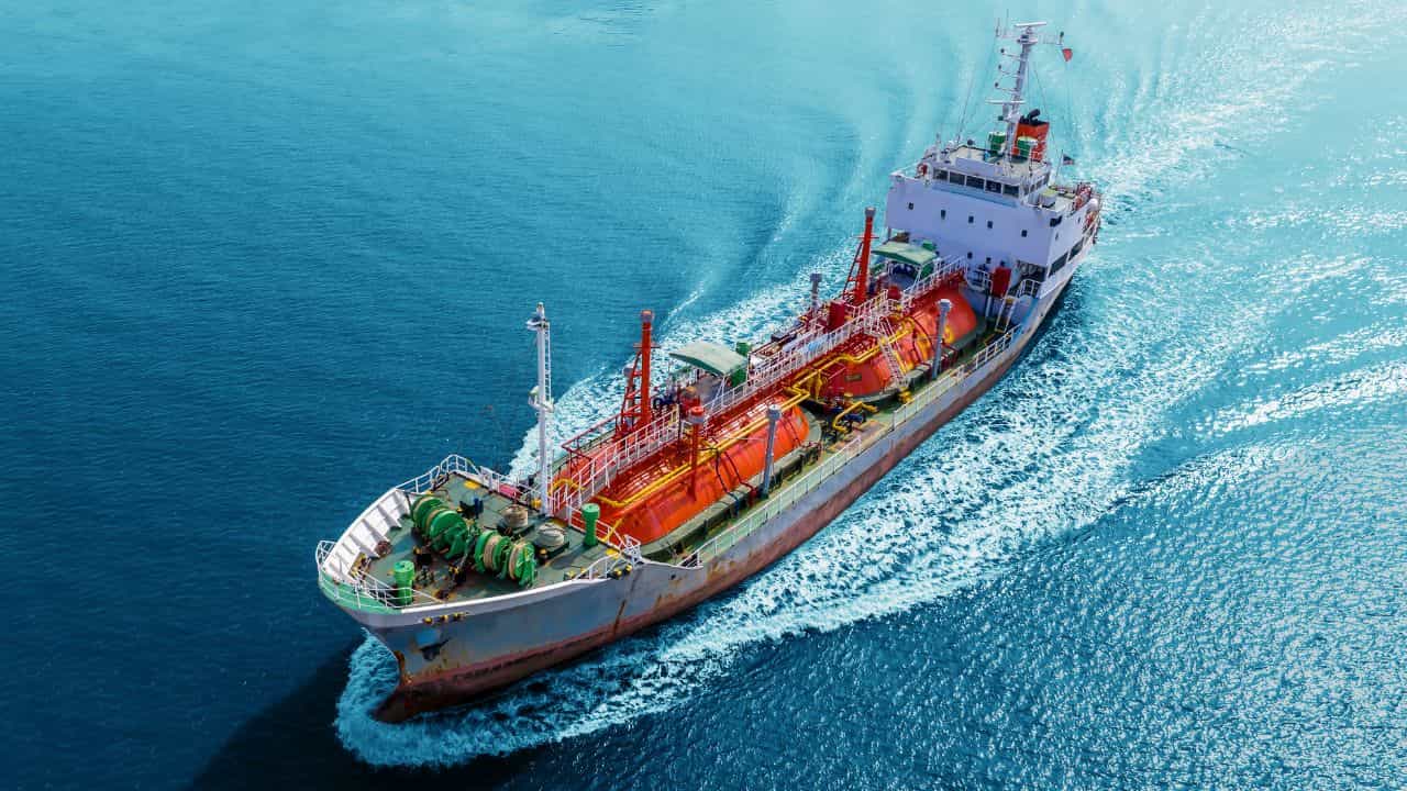 US-Venezuela Conflict: വെനസ്വേലയുമായി ബന്ധം, റഷ്യന് എണ്ണ ടാങ്കറുകള് പിടിച്ചെടുത്ത് യുഎസ് US-Venezuela Conflict: വെനസ്വേലയുമായി ബന്ധം, റഷ്യന് എണ്ണ ടാങ്കറുകള് പിടിച്ചെടുത്ത് യുഎസ്