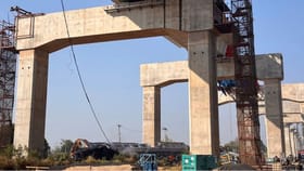 തായ്‌ലൻഡിൽ ട്രെയിനിന് മുകളിൽ ക്രെയിൻ ‌തകർന്ന് വീണ് അപകടം; 22 മരണം