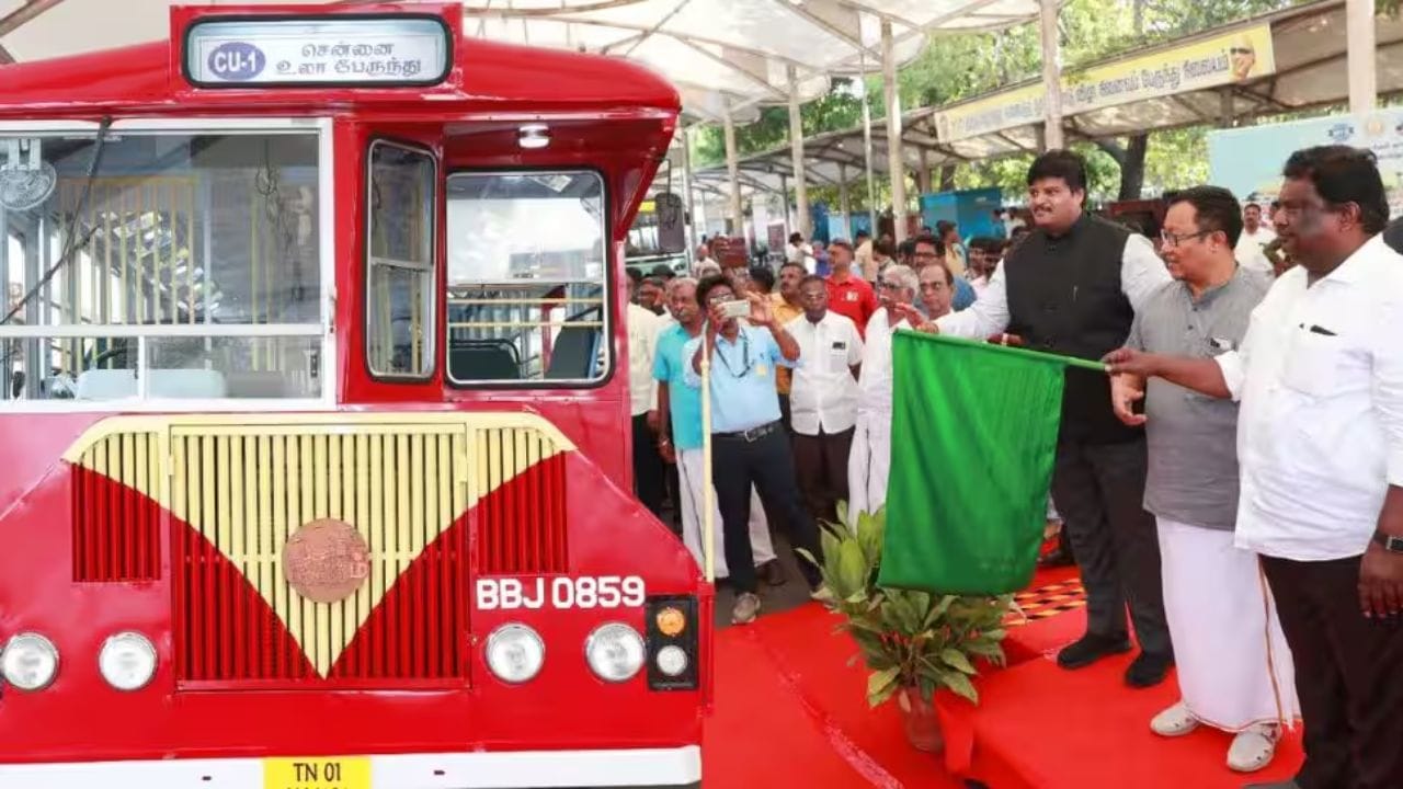 ഹോപ്പ് ഓണ്‍ ഹോപ്പ് ഓഫ് സര്‍വീസുകളുള്ള ചെന്നൈ ഉല ബസുകള്‍ അഞ്ചെണ്ണമാണ് നിരത്തിലിറങ്ങിയിരിക്കുന്നത്. 30 കിലോമീറ്റര്‍ ദൂരപരിധിക്കുള്ളിലാണ് ബസ് സര്‍വീസ് നടത്തുക. എല്ലാ സ്ഥലങ്ങളും ഒരു ദിവസം ചുറ്റിനടന്ന് കണ്ടുവരാന്‍ വെറും 50 രൂപ മാത്രമേ ടിക്കറ്റ് ചാര്‍ജ് ഈടാക്കുകയുള്ളൂ. 

