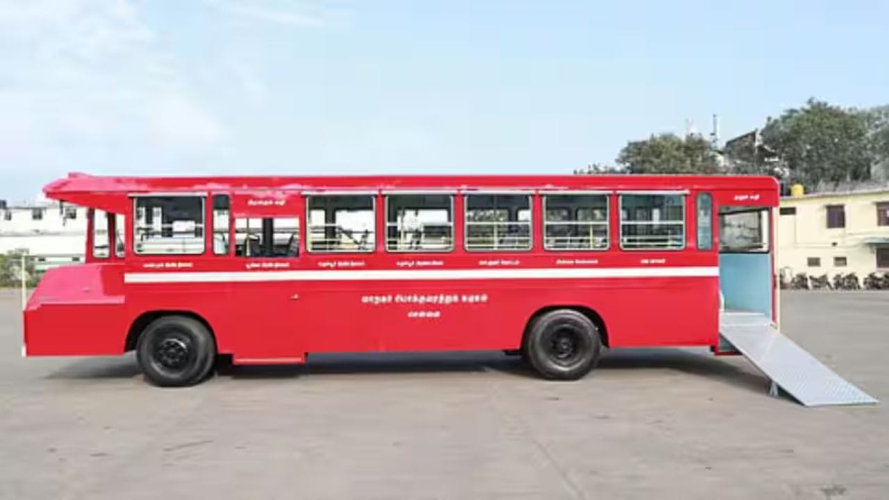 തമിഴ്‌നാട് മുന്‍സിപ്പല്‍ ട്രാന്‍സ്‌പോര്‍ട്ട് കോര്‍പ്പറേഷന്റെ കീഴില്‍ ചെന്നൈയില്‍ ഉല ബസുകള്‍ സര്‍വീസ് ആരംഭിച്ചു. ചെന്നൈ നഗരത്തിലെ പുരാതനവും ചരിത്ര പ്രാധാന്യമുള്ളതുമായ സ്ഥലങ്ങള്‍ സന്ദര്‍ശിക്കാന്‍ യാത്രക്കാരെ സഹായിക്കുന്ന രീതിയിലാണ് ബസ്സിന്റെ സഞ്ചാരം. (Image Credits: Social Media)