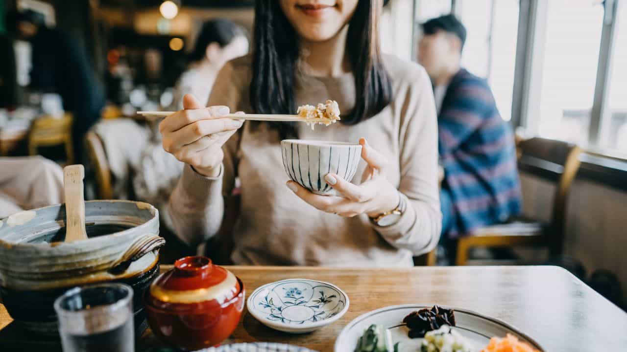 Health Tips: ദിവസവും മൂന്ന് നേരം അരിയാഹാരം കഴിക്കും; എന്നിട്ടും അവർ മെലിഞ്ഞിരിക്കുന്നു... Health Tips: ദിവസവും മൂന്ന് നേരം അരിയാഹാരം കഴിക്കും; എന്നിട്ടും അവർ മെലിഞ്ഞിരിക്കുന്നു...