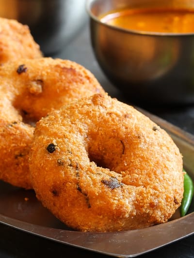 ഉഴുന്നുവടയില്‍ ദ്വാരം ഇടുന്നതിന്റെ കാരണമെന്ത്?