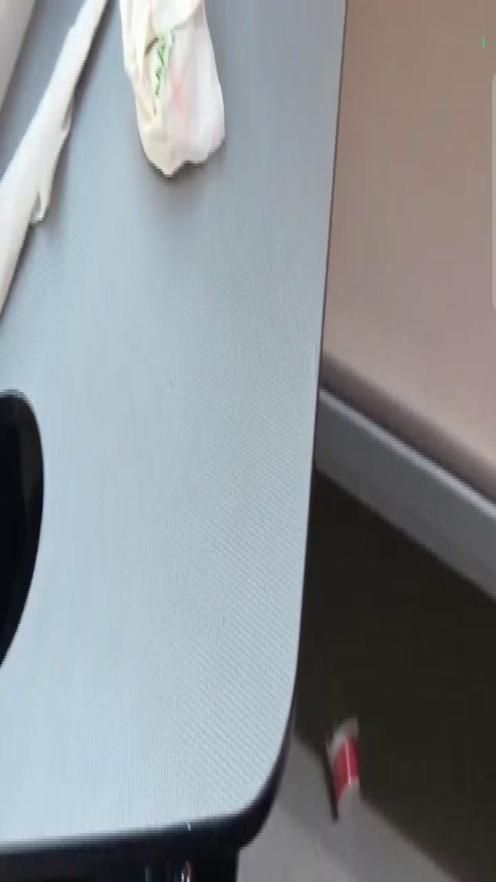 ഇത് വന്ദേ ഭാരത് സ്ലീപ്പറിനുള്ളിലെ ദൃശ്യങ്ങളോ? ‘വൃത്തികേടാക്കി’ യാത്രക്കാര്‍