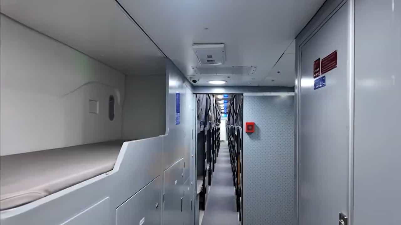 Vande Bharat Sleeper Train: സീറ്റുകള്ക്ക് മാത്രമല്ല, വാഷ്റൂമുകള്ക്ക് പോലും മോഡേണ് ലുക്ക്; വന്ദേ ഭാരത് സ്ലീപ്പര് വേറെ ലെവല് Vande Bharat Sleeper Train: സീറ്റുകള്ക്ക് മാത്രമല്ല, വാഷ്റൂമുകള്ക്ക് പോലും മോഡേണ് ലുക്ക്; വന്ദേ ഭാരത് സ്ലീപ്പര് വേറെ ലെവല്