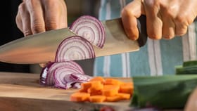 മുറിച്ച സവാള അഴുകി പോകാതെ ദിവസങ്ങളോളം സൂക്ഷിക്കാൻ; ചെയ്യേണ്ടത്