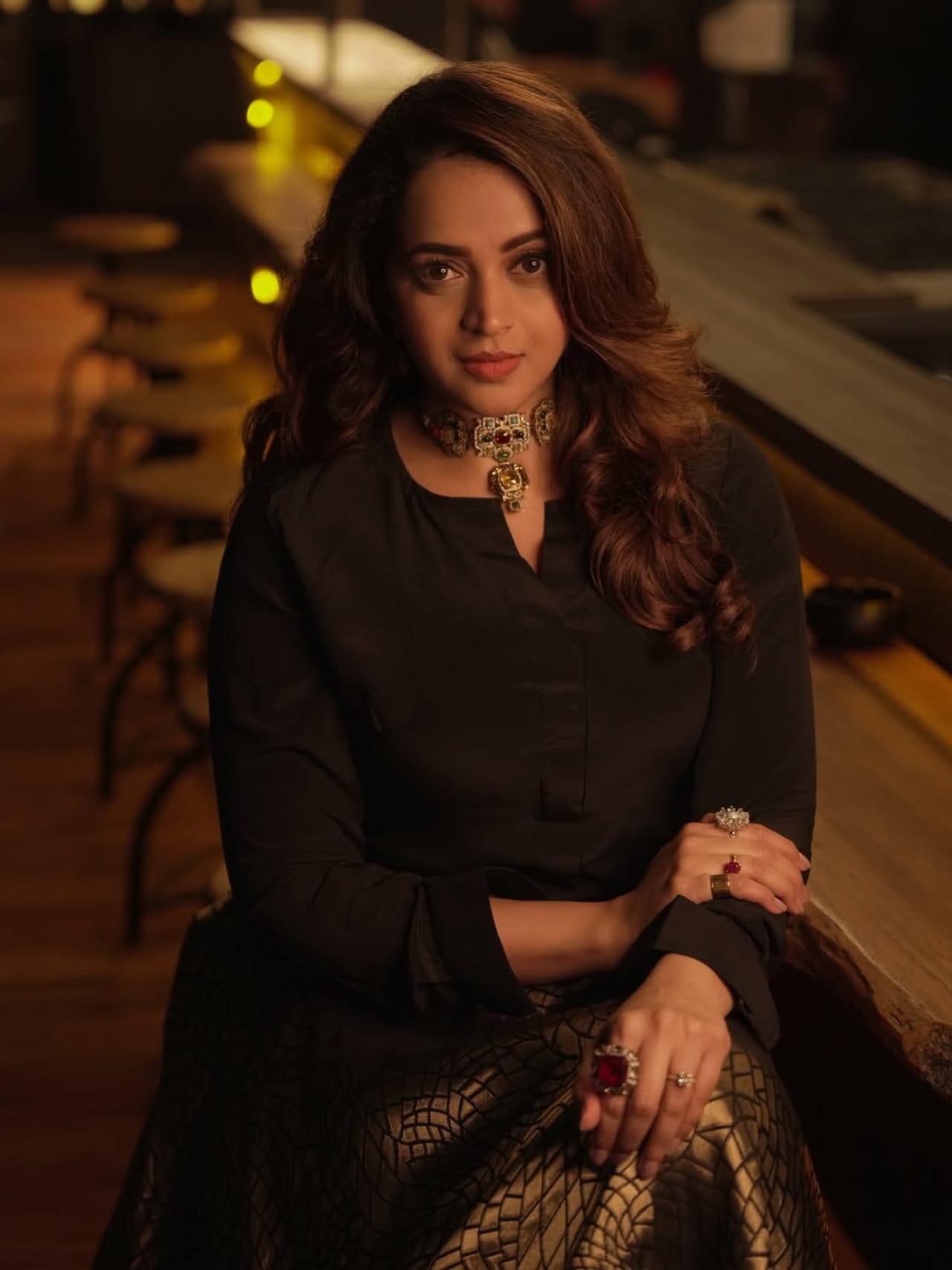 മലയാളി പ്രേക്ഷകർക്ക് ഏറെ പ്രിയപ്പെട്ട താരമാണ് നടി ഭാവന. സോഷ്യൽ മീഡിയയിൽ സജീവമായ താരം പങ്കുവയ്ക്കുന്ന ചിത്രങ്ങളും വീഡിയോകളും ഏറെ ശ്രദ്ധ നേടാറുണ്ട്. ഇപ്പോഴിതാ ആരാധകർക്ക് പുതുവത്സരാശംസ നേർന്ന് കൊണ്ട് പങ്കുവച്ച പോസ്റ്റാണ് സോഷ്യൽ മീഡിയയിൽ വൈറലാകുന്നത്. (Image Credits: Instagram)