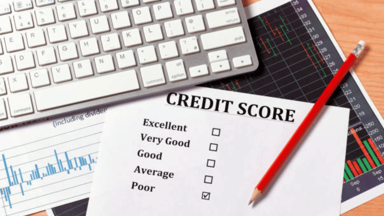 Credit Score: പുതുവർഷത്തിലെ ഈ ശീലങ്ങൾ മതി, ക്രെഡിറ്റ് സ്കോർ ഉയർന്നോളും!