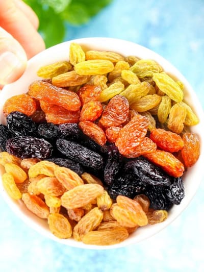 ഉണക്കമുന്തിരിയിൽ കറുപ്പോ മഞ്ഞയോ ബെസ്റ്റ് ?