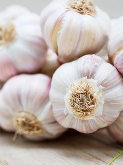 വെളുത്തുള്ളിയുടെ തൊലി കളയാൻ പാടുവേണ്ട… ഇതാണ് ഈസി