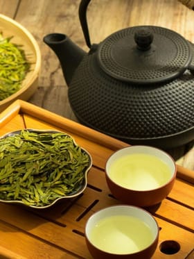 ചൈനീസ് ചക്രവർത്തിയുടെ കപ്പിലെ അത്ഭുതച്ചായക്കഥ