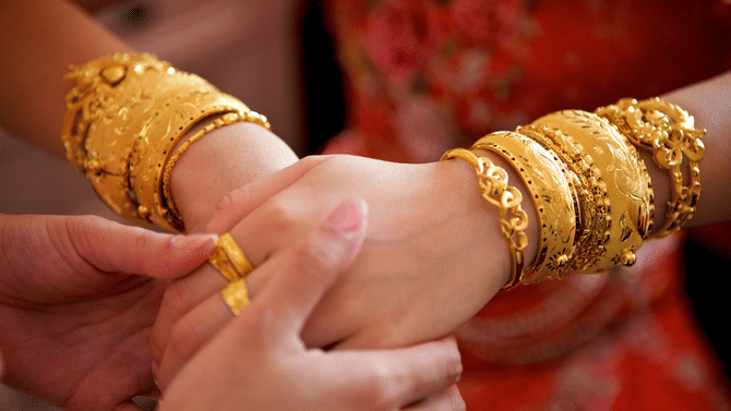 പിന്നോട്ടില്ല... ചരിത്രവില തൊട്ട് സ്വർണം, ഇന്ന് ഒരു പവന് എത്ര?