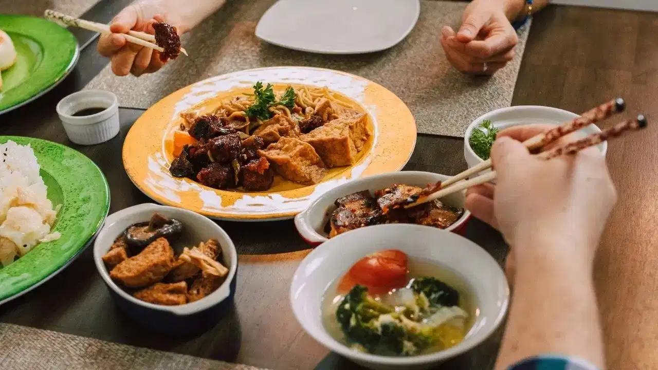 Korean food trend Kerala: നൂഡിൽസും കിംച്ചിയും മാത്രമല്ല, ജെൻസി ഏറ്റെടുത്ത കൊറിയൻഫുഡ് വേറെയുമുണ്ട്, ട്രെൻഡിനു പിന്നിലെ കാരണമിതാ