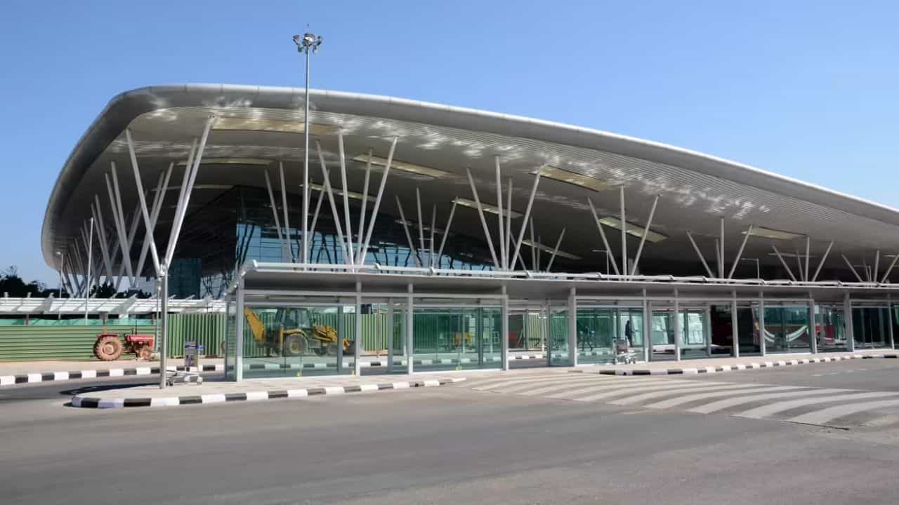 Bengaluru Airport Train: ബെംഗളൂരു കെമ്പഗൗഡ വിമാനത്താവളത്തിലേക്ക് ട്രെയിന്‍; റൂട്ടും സ്റ്റോപ്പുമിതാ