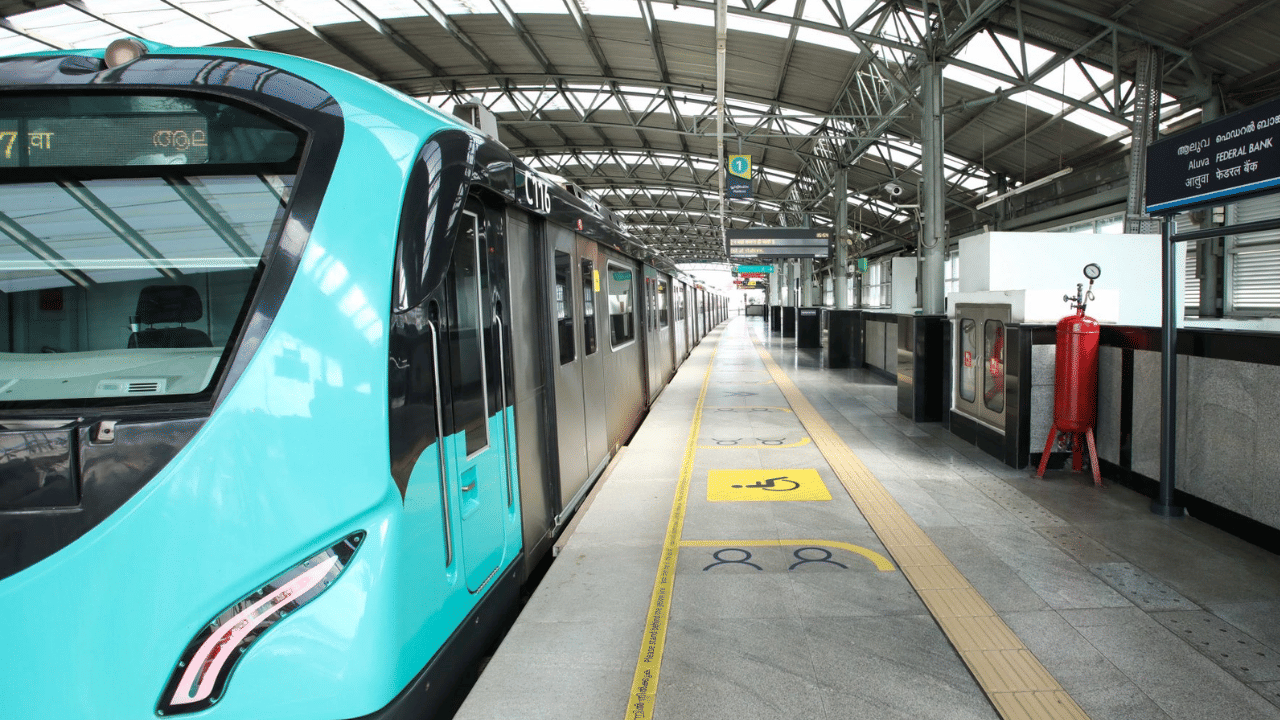 Kochi Metro: കൊച്ചി മെട്രോയെ തോൽപിക്കാൻ ആരുണ്ടെടാ, പുതുവർഷത്തിൽ റെക്കോർഡ് നേട്ടം