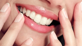 ചുണ്ടിലെ കറുപ്പ് നിറം മാറ്റണോ? ഇവയൊന്ന് പരീക്ഷിക്കൂ.............