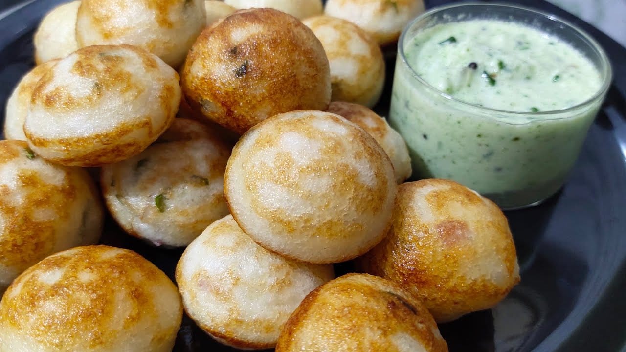 ചെന്നൈയിൽ ലഭിയ്ക്കുന്ന മറ്റൊരു സ്വാദിഷ്ടമായ വിഭവമാണ് കുഴിപ്പനിയാരം . ഇഡ്ഡലിമാവ് വറുത്തെടുക്കുന്നതെന്നു വേണമെങ്കിൽ പറയാം. കേരളത്തിലെ ഉണ്ണിയപ്പത്തിനു സമാനമാണ് തമിഴ്നാട്ടുക്കാരുടെ കുഴിപ്പനിയാരം. എന്നാൽ രണ്ടിന്റെയും രുചി വ്യത്യാസമുണ്ട്. 