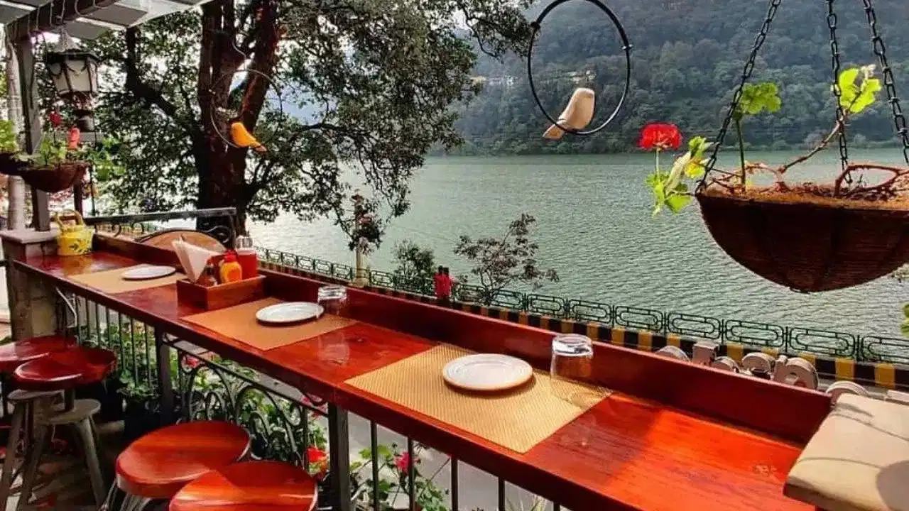 Coffee Shop Effect: വീട്ടിലുള്ളതിലും സമാധാനം കോഫീഷോപ്പിലോ? ജോലിയ്ക്കായി പുതു തലമുറ തിരയുന്ന ട്രെൻഡ് ഇത്