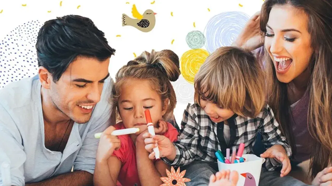 കുട്ടികൾക്ക് 18 വയസ്സ് തികയുന്നതിന് മുൻപ് മാതാപിതാക്കൾ ശ്രദ്ധിക്കേണ്ട പല കാര്യങ്ങളുമുണ്ട്. അതിൽ പ്രധാനപ്പെട്ട അഞ്ച് പ്രധാന കാര്യങ്ങൾ നോക്കാം. സോഡ, ഫാസ്റ്റ് ഫുഡ് തുടങ്ങിയ കലോറി കൂടിയതും പോഷകഗുണമില്ലാത്തതുമായ ഭക്ഷണങ്ങൾ കുട്ടികൾക്ക് നൽകരുത്. പകരം ആരോഗ്യകരമായ ഭക്ഷണരീതി ചെറുപ്പത്തിലേ ശീലിപ്പിക്കുക എന്നതാണ് ആദ്യത്തേത്.