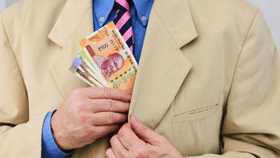 ആറും ഏഴും പിന്നിട്ട് എട്ടിലേക്ക്; ശമ്പള വർദ്ധനവ് എത്രയാകും