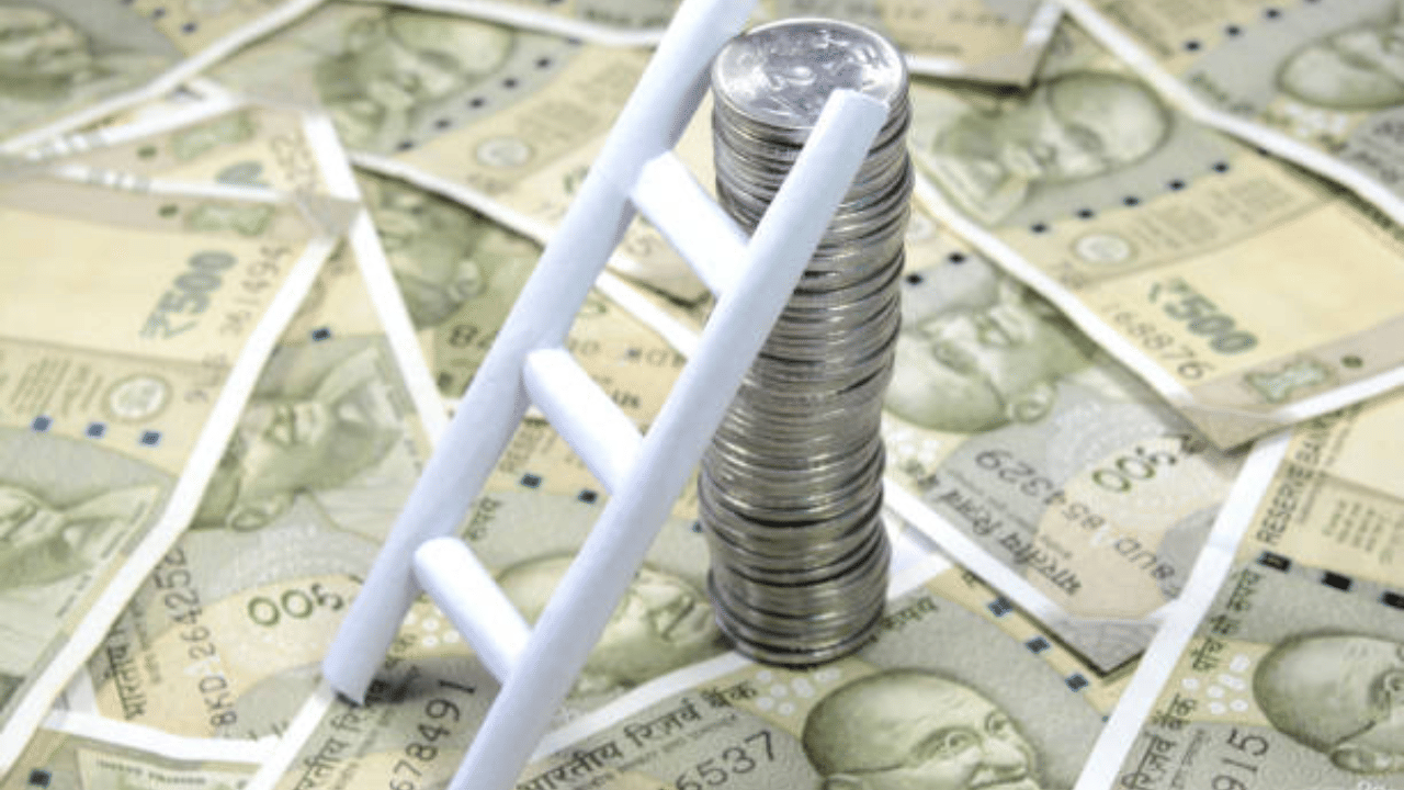 8th Pay Commission: ജീവനക്കാർക്ക് സന്തോഷവാർത്ത, ഡിഎ വർദ്ധനവ് ഉടൻ; ശമ്പളവും കൂടും