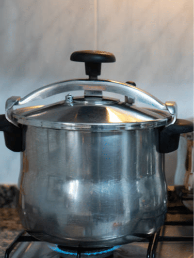 കുക്കറിൽ വേവിക്കുമ്പോൾ ചോറ് കുഴഞ്ഞുപോകുന്നുണ്ടോ?