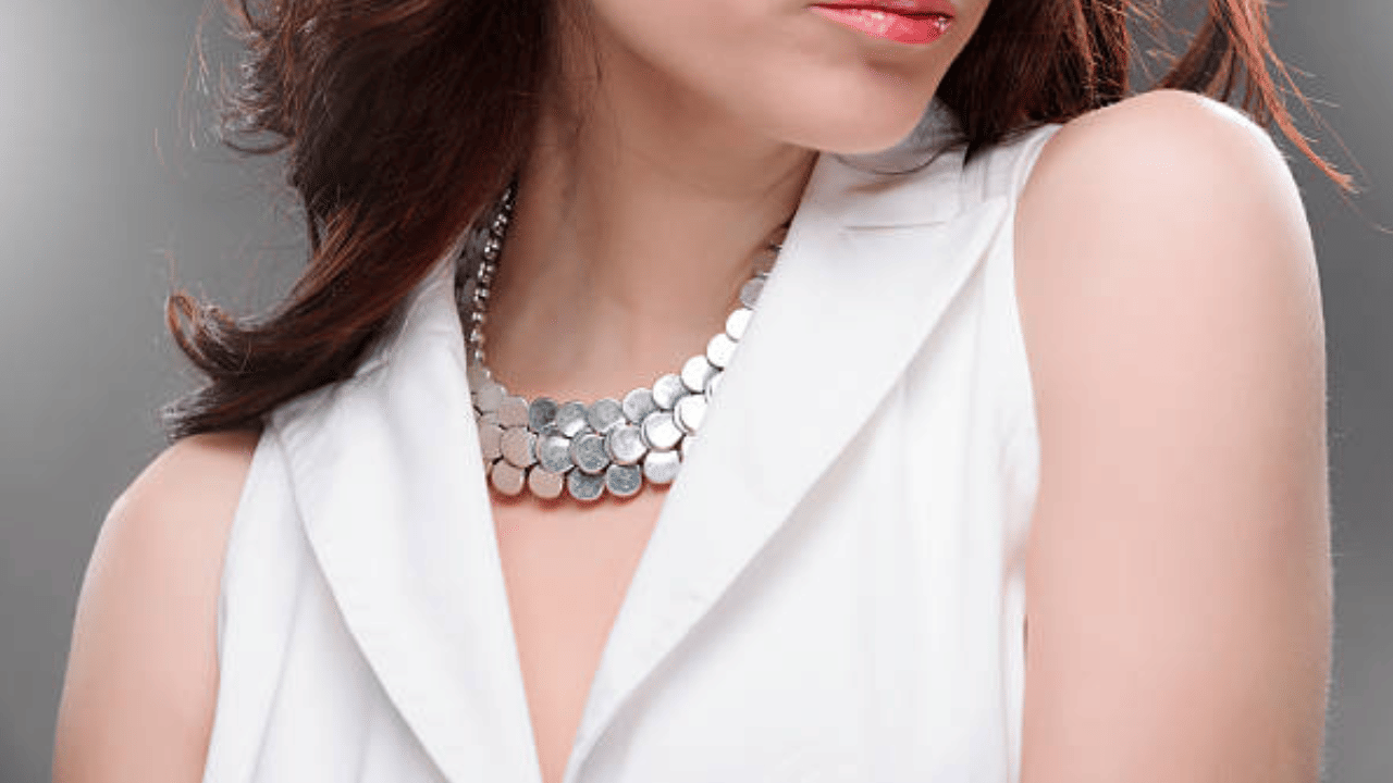 Silver Price: രണ്ട് കടന്ന് മൂന്ന് ലക്ഷത്തിലേക്ക്.... ലാഭം വെള്ളി തന്നെ!