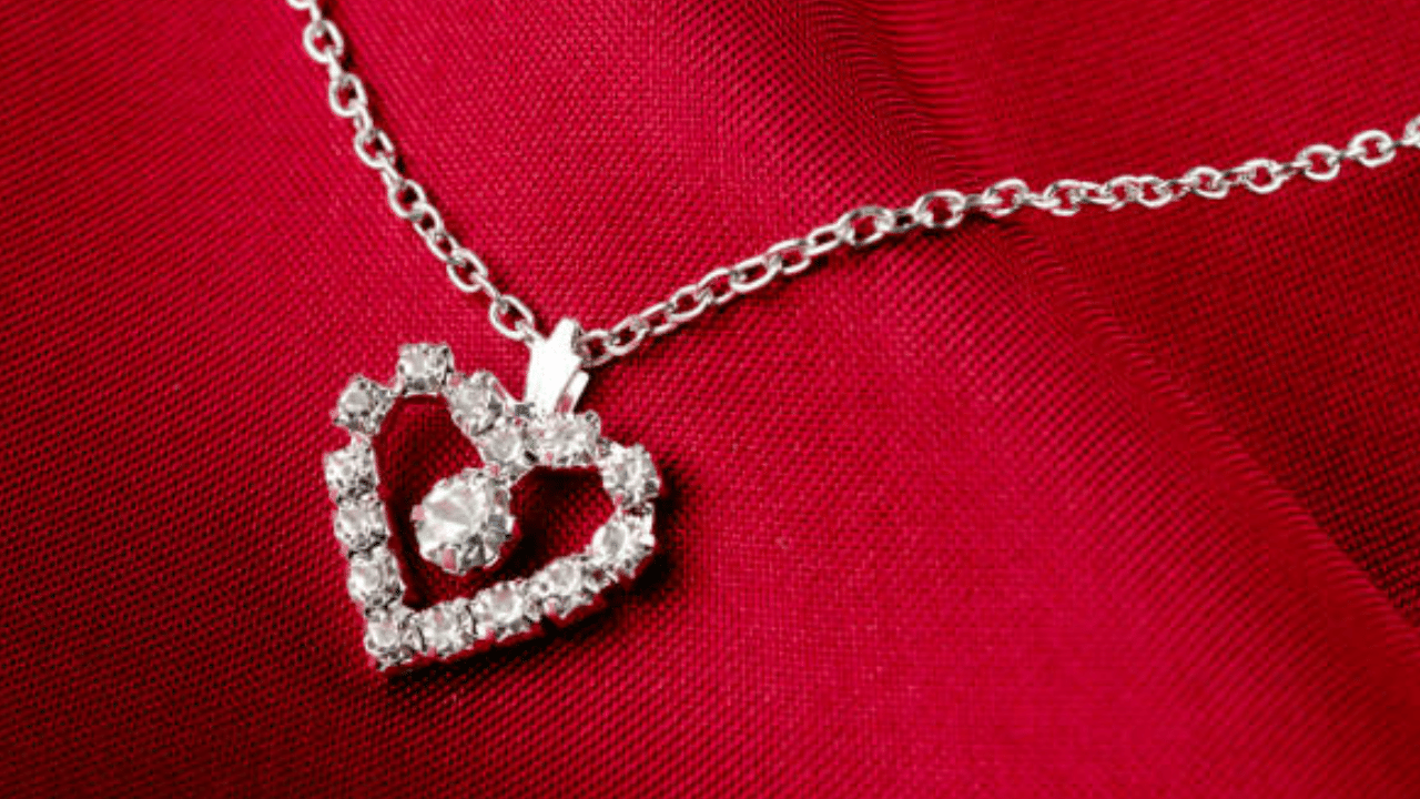 Silver Rate: വെറും 18 ദിവസം, കൂടിയത് 57,000 രൂപ; വെള്ളി വില കുതിച്ചുയരാൻ കാരണമെന്ത്?