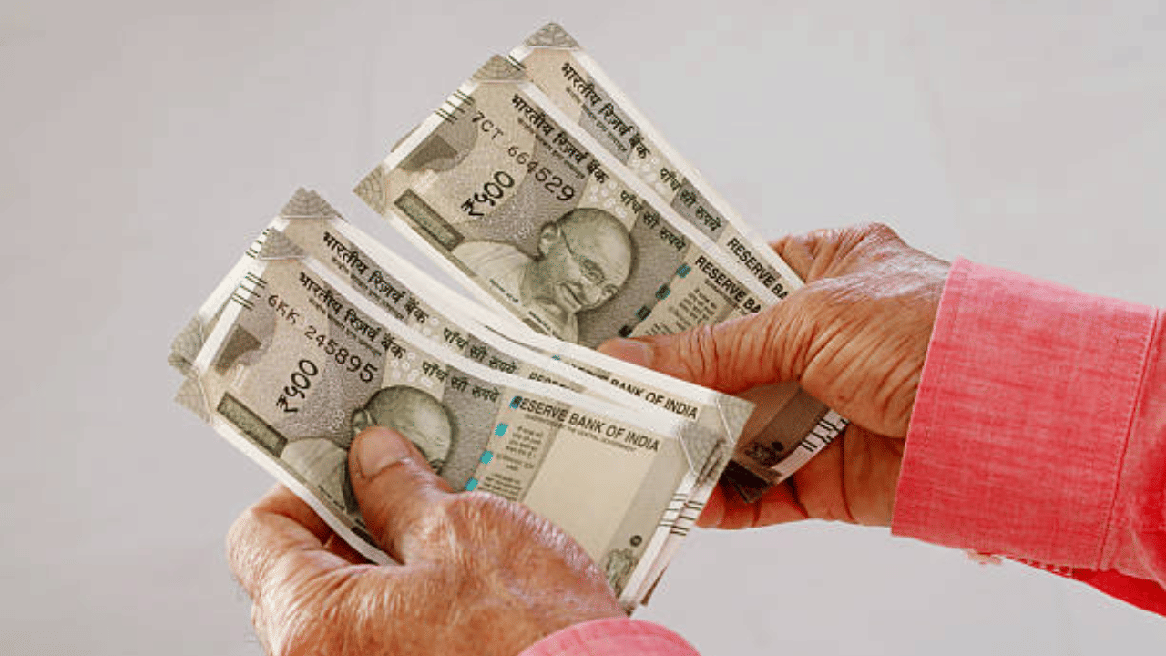 Welfare Pension: പെൻഷൻ മുടങ്ങില്ല, വരുമാന സർട്ടിഫിക്കറ്റ് ഹാജരാക്കാനുള്ള സമയം നീട്ടിയിട്ടുണ്ടേ, എന്നുവരെ?