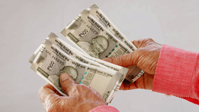 Welfare Pension: പെൻഷൻ മുടങ്ങില്ല, വരുമാന സർട്ടിഫിക്കറ്റ് ഹാജരാക്കാനുള്ള സമയം നീട്ടിയിട്ടുണ്ടേ, എന്നുവരെ?...