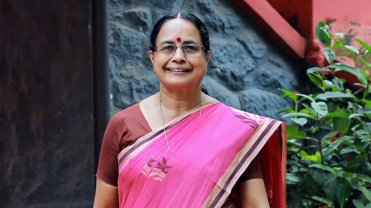 Aisha Potty: ഐഷ പോറ്റി ബിജെപിയിലേക്ക് വരാൻ ചർച്ച നടത്തി! ചിത്രങ്ങൾ പുറത്തു വിടുമെന്ന ഭീഷണിയുമായി ബിജെപി നേതാവ് Aisha Potty: ഐഷ പോറ്റി ബിജെപിയിലേക്ക് വരാൻ ചർച്ച നടത്തി! ചിത്രങ്ങൾ പുറത്തു വിടുമെന്ന ഭീഷണിയുമായി ബിജെപി നേതാവ്