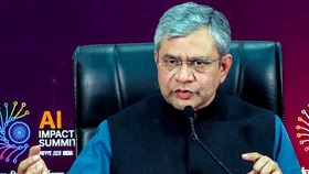 'സോഷ്യൽ മീഡിയ പ്ലാറ്റ്‌ഫോമുകൾ വരുമാനം പങ്കുവെക്കണം'