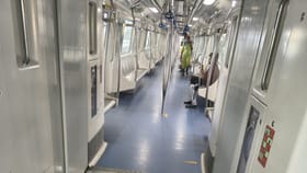 ട്രെയിനിൽ മാന്യമായി എങ്ങനെ യാത്രചെയ്യാം; ശല്യക്കാർക്ക്...