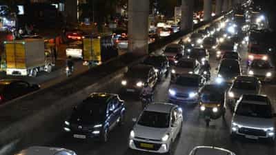 Bengaluru Traffic: ബെംഗളൂരുവിലെ ഗതാഗതക്കുരുക്ക് കുറയും, 10 വർഷത്തെ കാത്തിരിപ്പിന് വിരാമം Bengaluru Traffic: ബെംഗളൂരുവിലെ ഗതാഗതക്കുരുക്ക് കുറയും, 10 വർഷത്തെ കാത്തിരിപ്പിന് വിരാമം