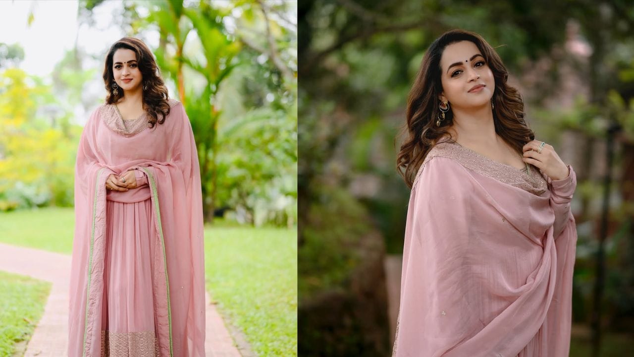 മലയാളികൾക്ക് പ്രിയങ്കരിയായ നടിയാണ് ഭാവന. ഇപ്പോഴിതാ തന്റെ കരിയറിന്റെ തുടക്കകാലത്തെ കുറിച്ച് മനസ് തുറന്നിരിക്കുകയാണ് താരം. സിനിമ കരിയർ പ്ലാൻ ചെയ്തു സ്റ്റാർട്ട് ചെയ്തതല്ലെന്നും എന്നാൽ ചെറിയ കുട്ടിയായിരുന്ന സമയത്ത് തന്നെ നടി ആകണമെന്ന് തനിക്ക് ആഗ്രഹം ഉണ്ടായിരുന്നുവെന്നും ഭാവന പറയുന്നു. (PHOTO: INSTAGRAM)