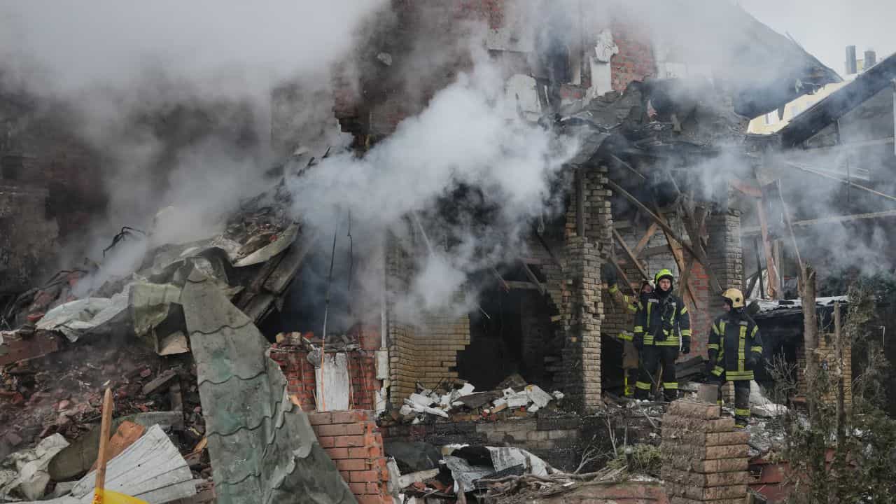 Pakistan-Afghanistan Tensions: അതിര്ത്തിയില് ആക്രമണം അതിരൂക്ഷം; കാബൂളില് ബോംബിട്ട് പാകിസ്ഥാന് Pakistan-Afghanistan Tensions: അതിര്ത്തിയില് ആക്രമണം അതിരൂക്ഷം; കാബൂളില് ബോംബിട്ട് പാകിസ്ഥാന്