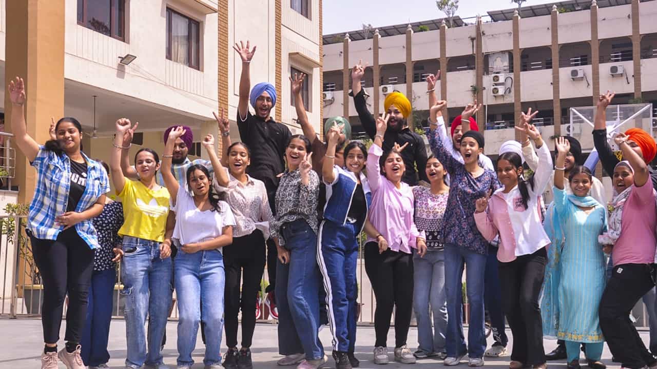 CBSE Exam 2026: സിബിഎസ്‌ഇ 10, 12 ക്ലാസുകളിലെ ബോർഡ്‌ പരീക്ഷകള്‍ ഇന്ന് മുതല്‍; ഇക്കാര്യങ്ങള്‍ മറക്കേണ്ട