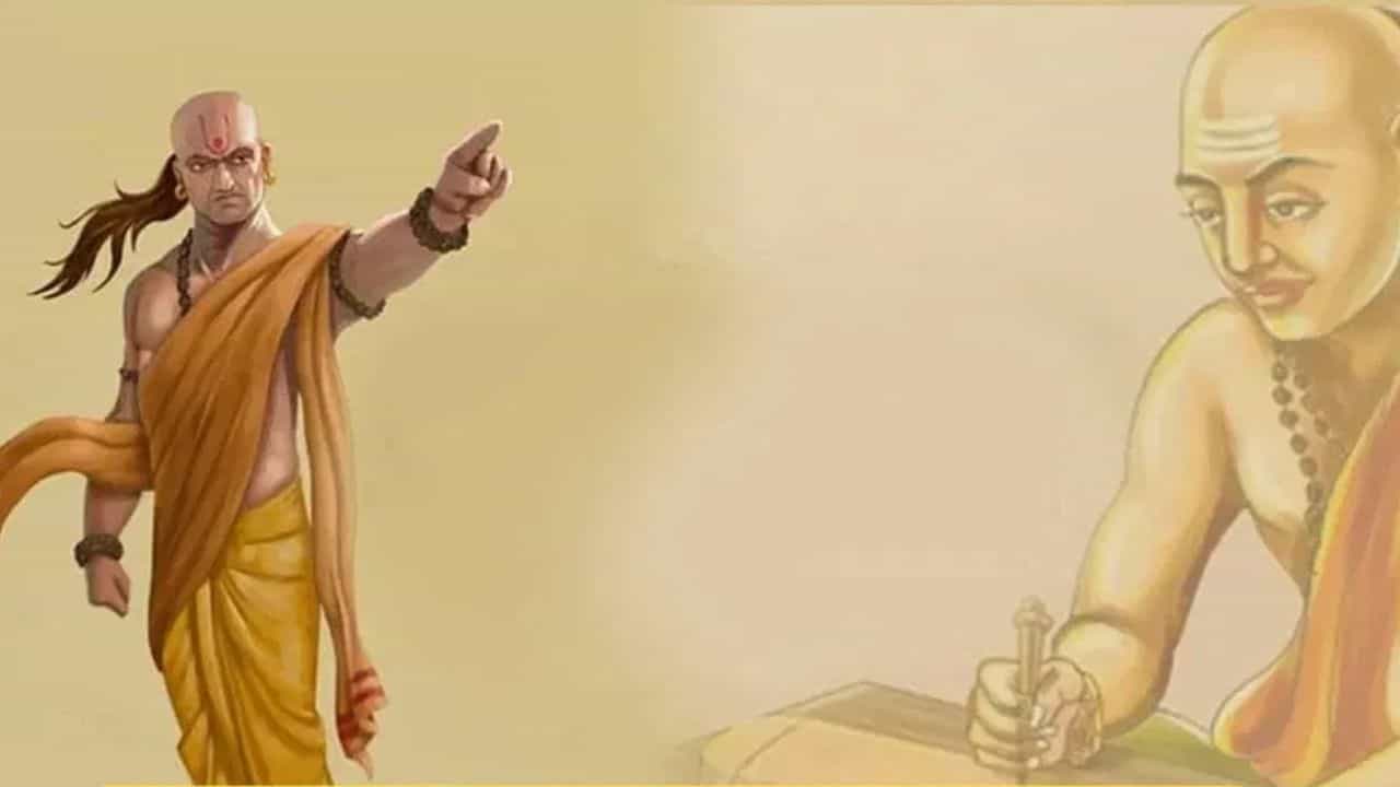 Chanakya Niti: പിന്നിൽ നിന്നും കുത്തും! ഇത്തരക്കാരോട് ചങ്ങാത്തം വേണ്ടാ...