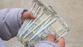 Kerala DA Hike : സർക്കാർ ജീവനക്കാരെ സന്തോഷിപ്പിൻ! ഡിഎ കൂട്ടി, ഈ മാസം എത്ര കിട്ടും?