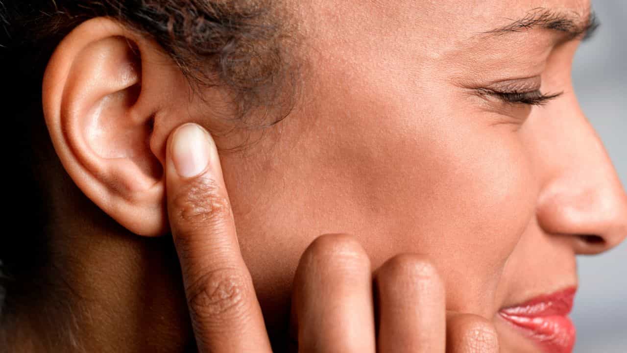 Health Tips: ചെവിയിൽ എപ്പോഴും മൂളിച്ച കേൾക്കുന്നുണ്ടോ? നിസ്സാരമായി കാണരുത്, കാരണങ്ങൾ