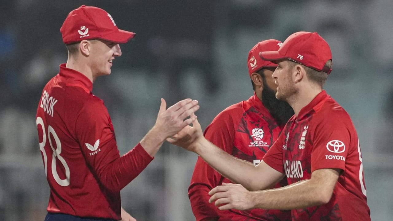 ആദ്യം ബാറ്റു ചെയ്ത ഇംഗ്ലണ്ട് 20 ഓവറില്‍ ഏഴ് വിക്കറ്റിന് 202 റണ്‍സ് നേടി. 22 പന്തില്‍ 53 റണ്‍സ് നേടിയ വില്‍ ജാക്ക്‌സായിരുന്നു ടോപ് സ്‌കോറര്‍. എന്നാല്‍ ഇംഗ്ലണ്ട് ബൗളര്‍മാരെ നിര്‍ഭയം നേരിട്ട ഇറ്റലി 178 റണ്‍സ് നേടി (Image Credits: PTI).