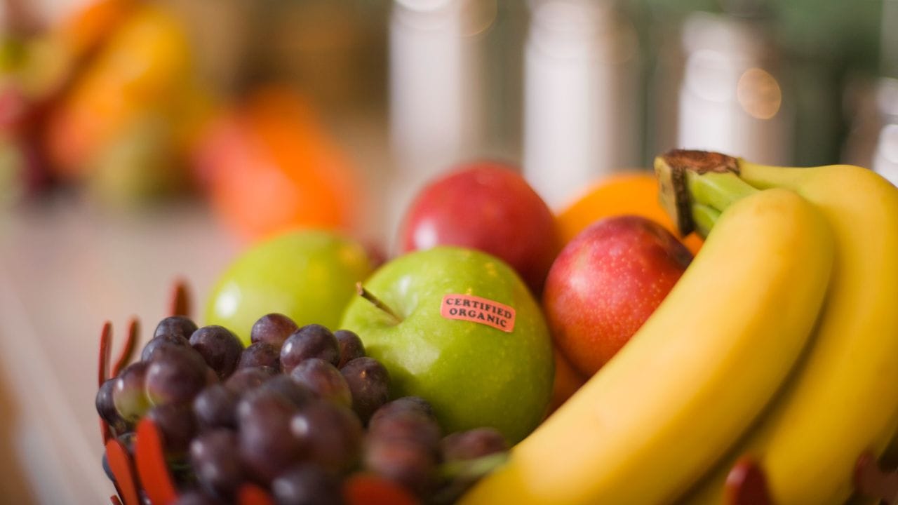 അത്താഴത്തിന് വീട്ടില് തന്നെ തയാറാക്കുന്ന അത്തിപ്പഴ ഷെയ്ക്കാണ് ഉചിതം. കൊഴുപ്പ് കുറഞ്ഞ, നാരുകള് ഉയര്ന്ന അളവില് അടങ്ങിയ ഭക്ഷണം വേണം രാത്രിയില് കഴിക്കാന്. മധുരം, പുളി, എരിവ് എന്നിവ രാത്രിയില് കൂടുതലായി കഴിക്കരുത്.